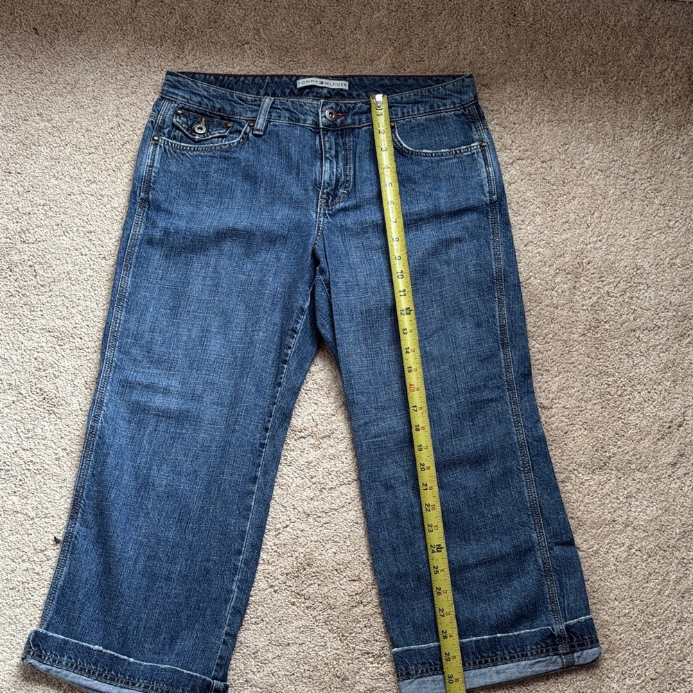 Y2K vintage Tommy Hilfiger cropped Jeans sz 8 Med Blue with cuffs